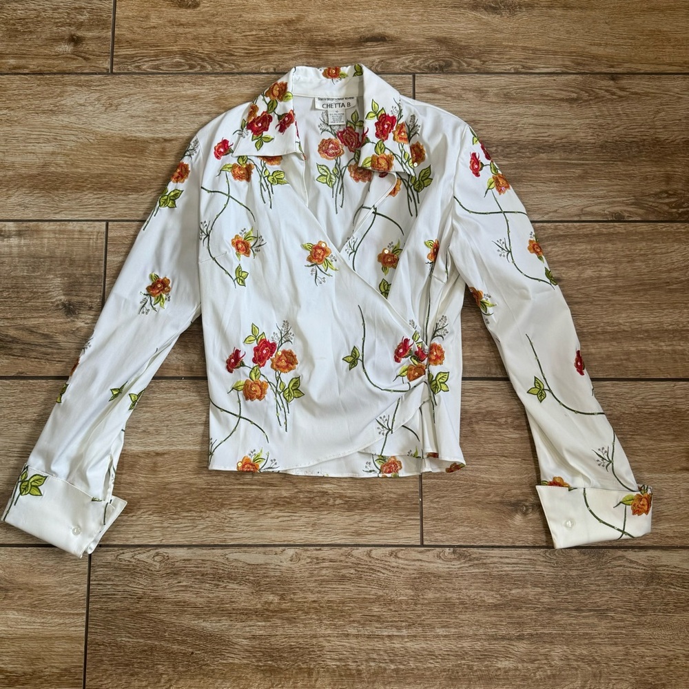 Sherrie Bloom Peter Noviello Chetta B Wrap Blouse Sz 10 White Embroidered Floral - Picture 16 of 16